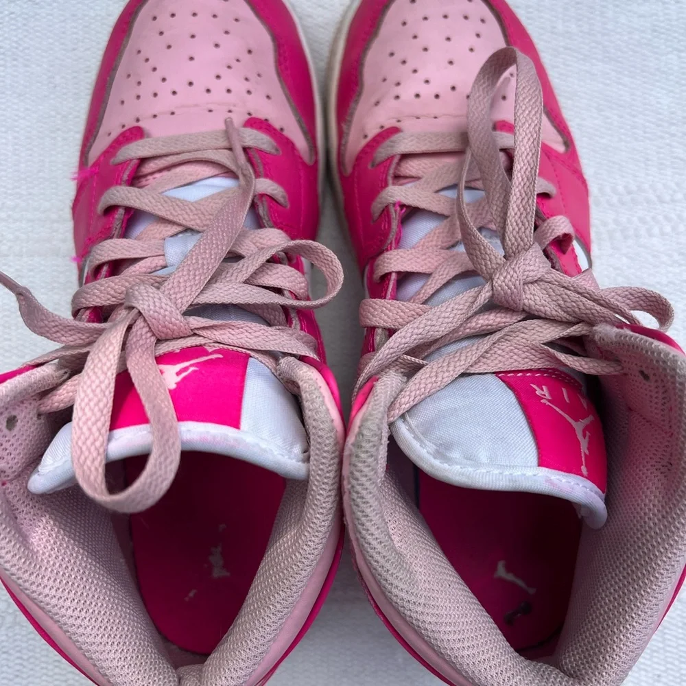 Nike Jordan 1 Mid Fierce Pink GS Youth Size 6.5 Sneakers